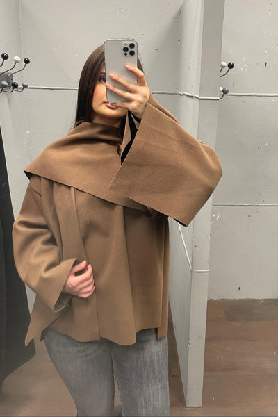 Cape Jacke mit Schal