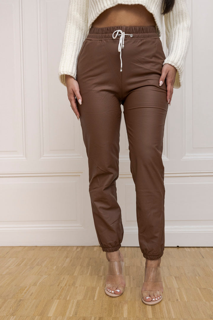 Leder Look Jogginghose - mystylemode.de
