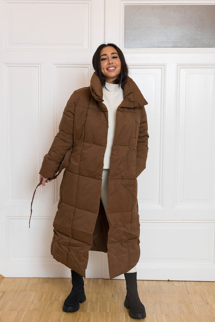 Langer gesteppter Mantel zum binden - mystylemode.de