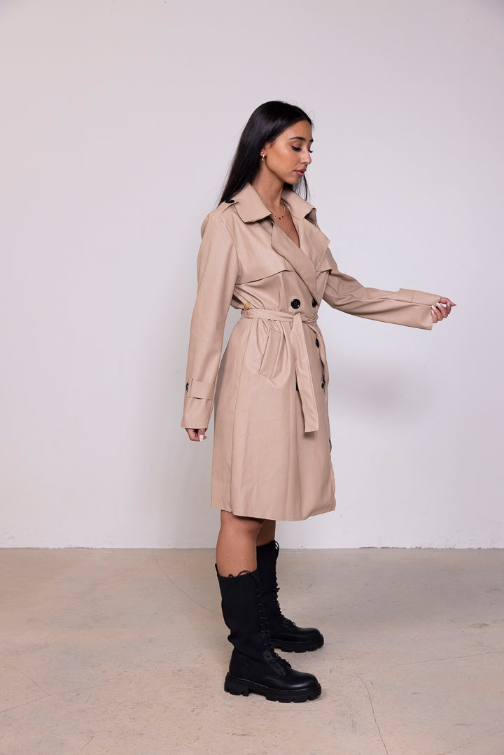 Kurzer Trenchcoat aus Kunstleder - mystylemode.de
