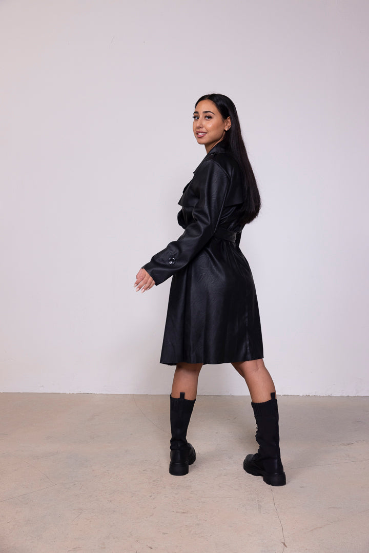 Kurzer Trenchcoat aus Kunstleder - mystylemode.de